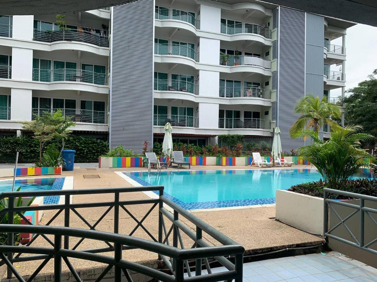 Perdana Serviced Apartment & Resorts Padang Mat Sirat Exterior photo